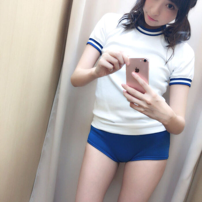 Brumaero image Dosukebe daughter who wears a bloomer closely attached to the lower body and takes a selfie and masturbates! 53th image