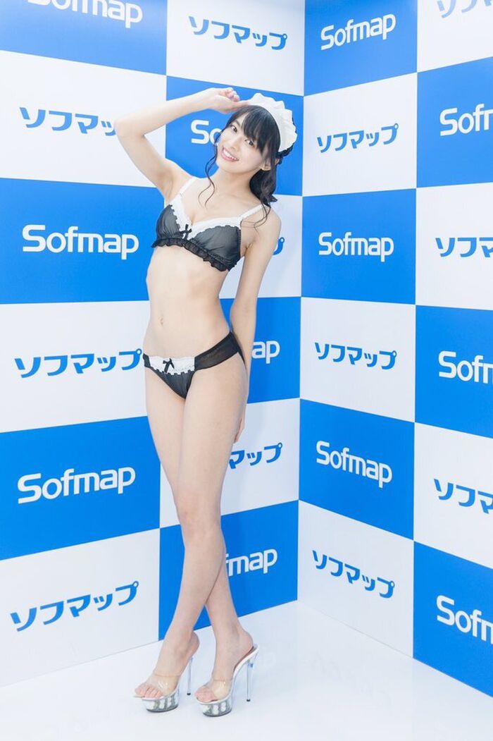 【Fujita Iroha Cosplay Image】 Slender beauty who shows a lot of cute and cosplay 4th image