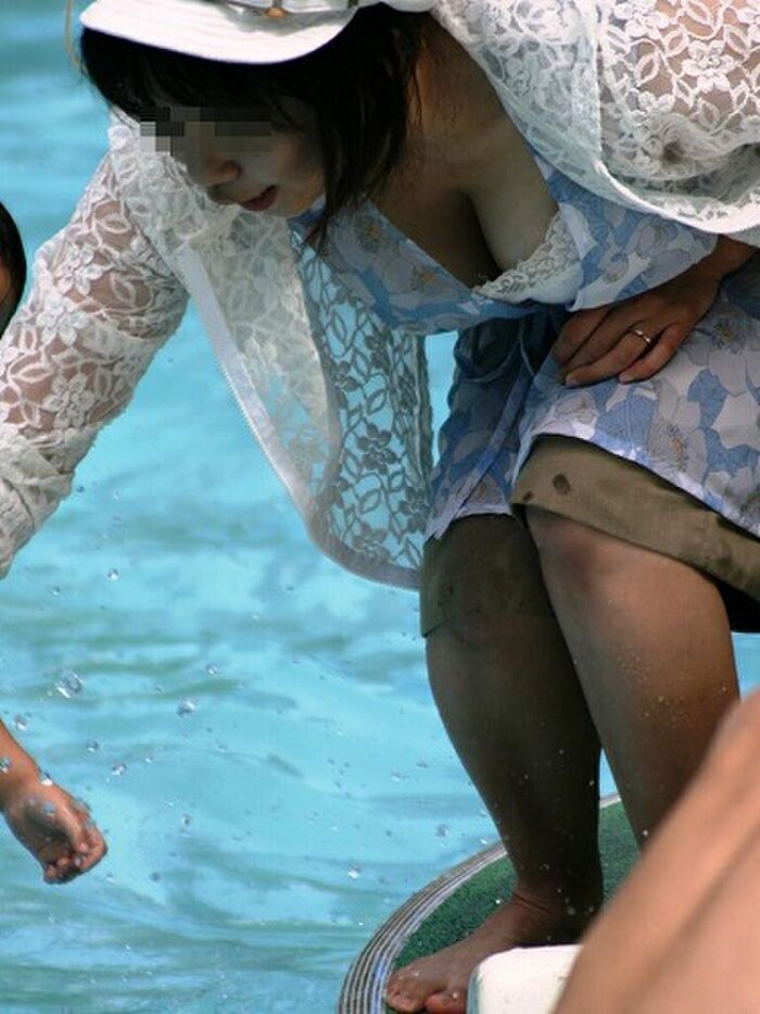 A new wife with children realizes the wonders of hidden shots with panties and bras [24 photos] 8th image