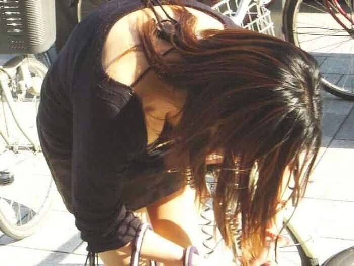 Chest Chilla Voyeur Erotic Image A decisive moment when the of an amateur girl who is careless looked chilly www the valley of the amateur sister's are full www 13th image