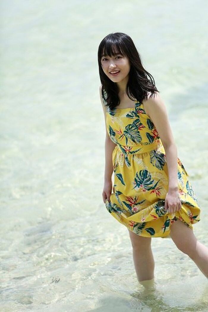 久保田未夢 じわじわくる水着＆生脚のグラビア画像70枚！ 4th image