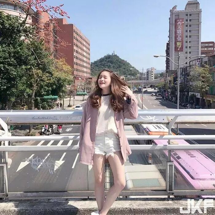 Sunlight cute type woman SAFFI cute outer front front 竟 4th image