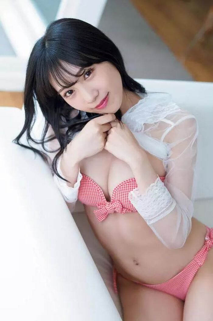 Sumire Asano (18), Sumire Asano (18), a 6th-term research student who aimed at NMB longing for Shirama Miru gravure, is a topic of ... 13th image