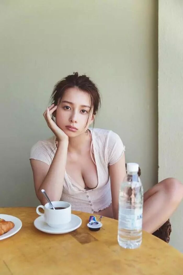 NiKi, 'No.1 Beautiful Girl in Teraha History' Model NiKi, Challenged Outdoor Exposure With Hand Bra Nudes in 2nd Shinshu www 2th image