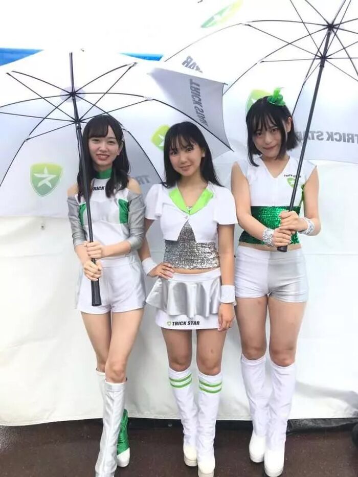 Aika Sawaguchi shows off race queen figure in Miss Magazine 16-year-old huge breasts JK Suzuka 8 endurance 2th image