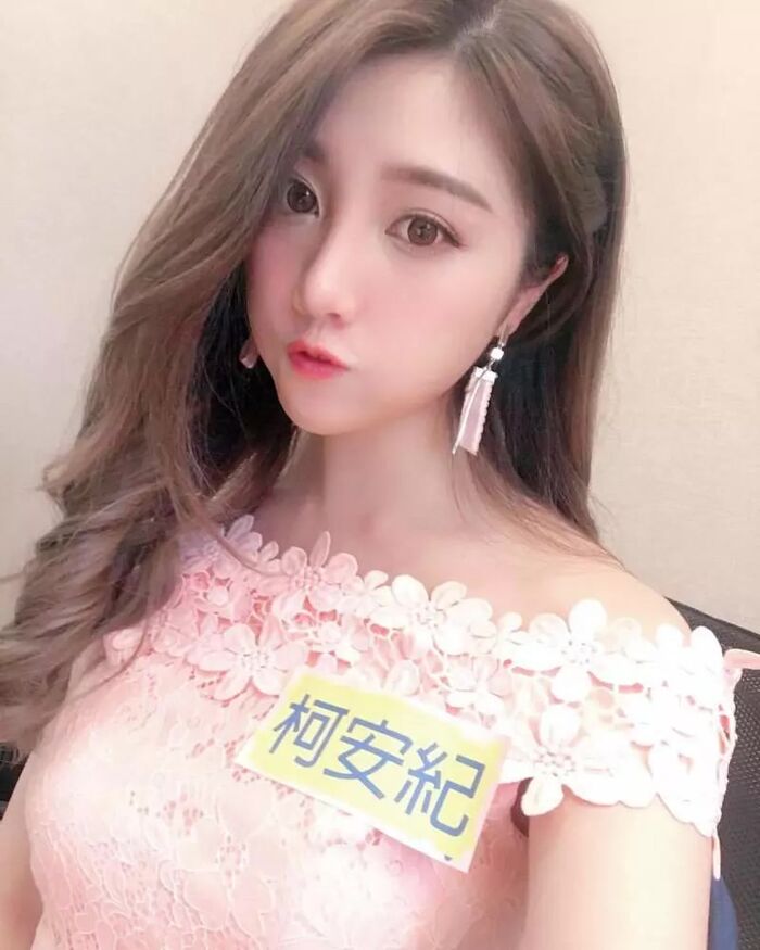 車展辣模Angel深藏不露的breast器大方展眾人 (17P) 2th image
