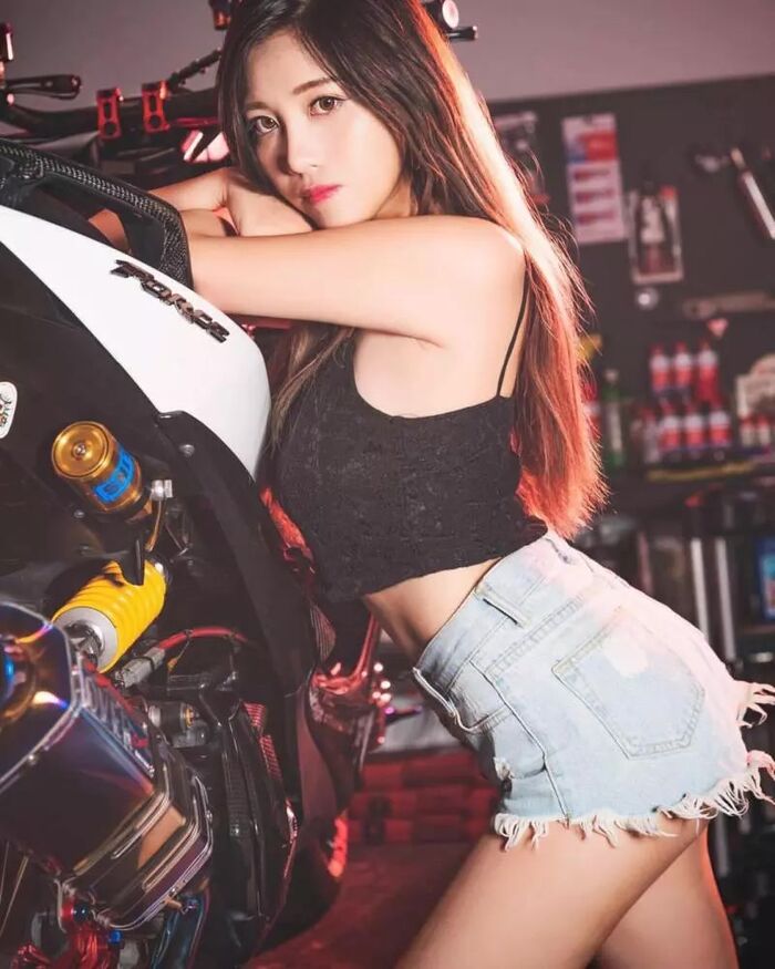 車展辣模Angel深藏不露的breast器大方展眾人 (17P) 5th image
