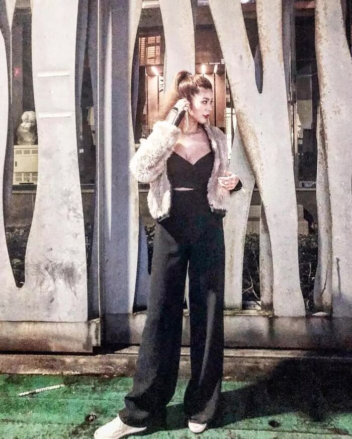 冷豔小姐姐 Jessie Lee '大露Side Milk + 厭世目神' 忽冷忽熱的感覺欲罷不能 5th image