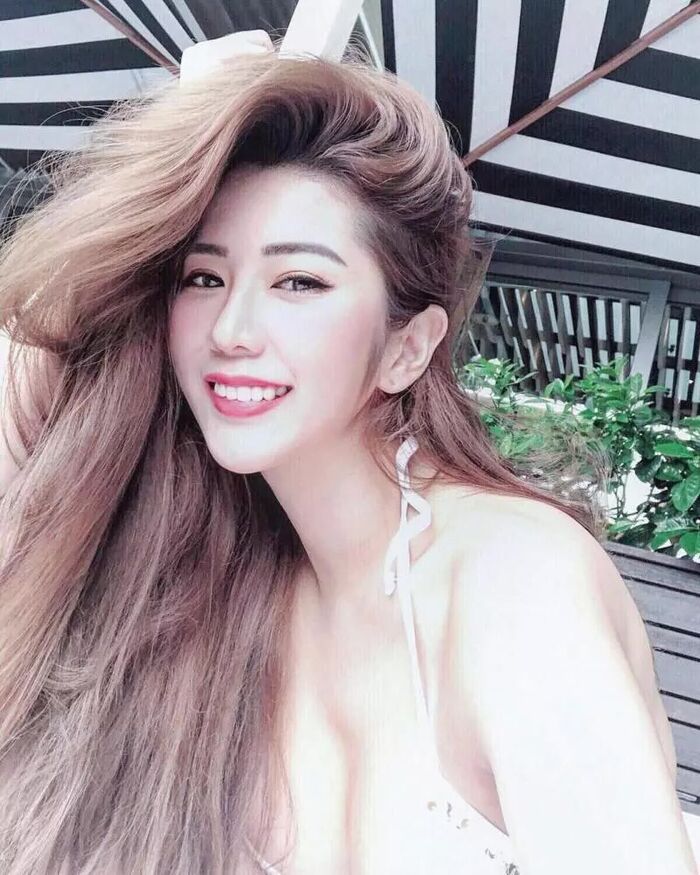 冷豔小姐姐 Jessie Lee '大露Side Milk + 厭世目神' 忽冷忽熱的感覺欲罷不能 8th image