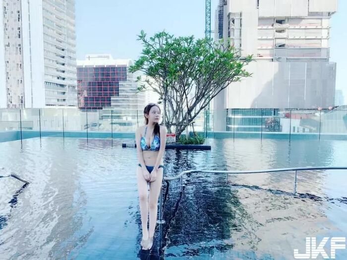 無雙樂團正sister 莙莙 除了彈奏樂器外加碼送嫩milk! 9th image