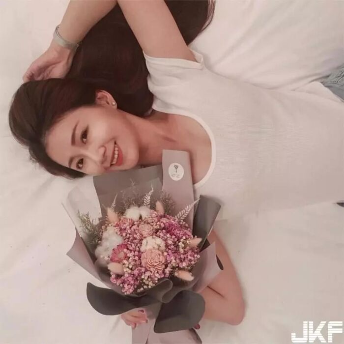 Chang'ei Zhengsheng sister 空姐 Remesmee 下班粉紅比基尼大解放... 13th image