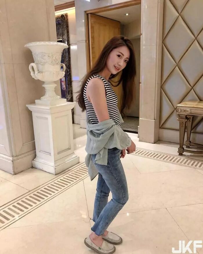 Chang'ei Zhengsheng sister 空姐 Remesmee 下班粉紅比基尼大解放... 6th image