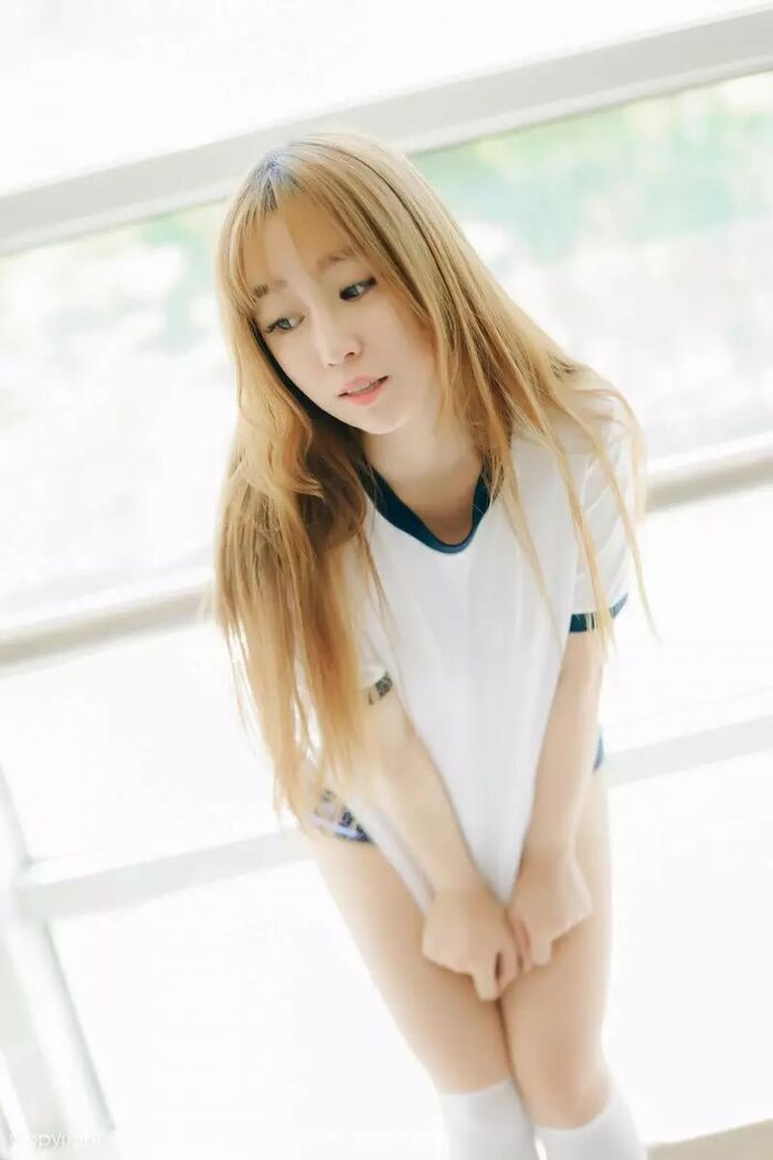 Goddess Wang Wang Ying Pure Exercise Wind Exposed Snow White Big Buttocks (50P) 17th image