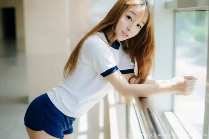 Goddess Wang Wang Ying Pure Exercise Wind Exposed Snow White Big Buttocks (50P) 6th image