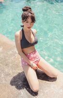 比基尼甜心正妹 辣穿比基尼曬酥胸 「腰瘦奶澎」叫人怎麼不心動