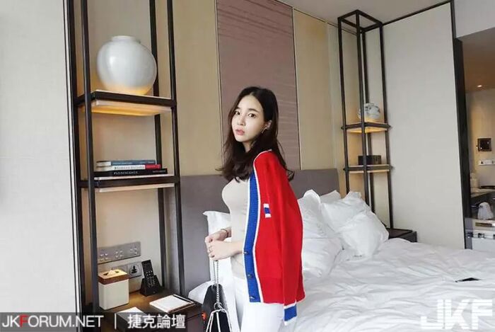 Beautiful Woman Kang Hye Yeon Pure white pasted buttocks and dews. 13th image
