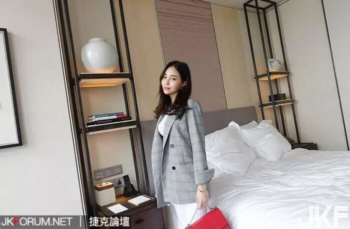 Beautiful Woman Kang Hye Yeon Pure white pasted buttocks and dews. 5th image