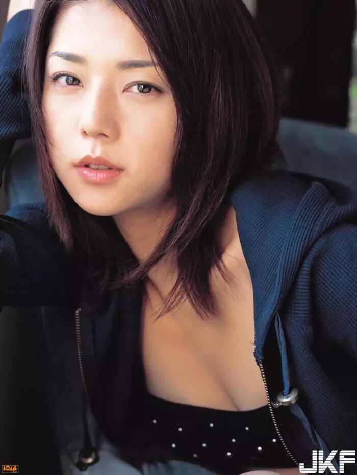 Miho Yoshioka Yoshioka Mineka Shoulder Bare Back Taste Man species 28th image